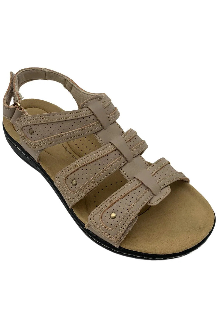 Clarks Women's Laurieann Ivy Heritage Flat Sandals Sand - Narrow